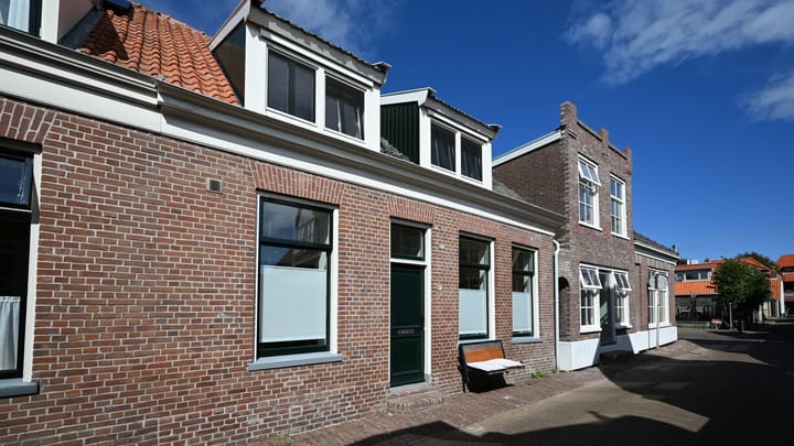Photo 2 of de Ruyterstraat 12