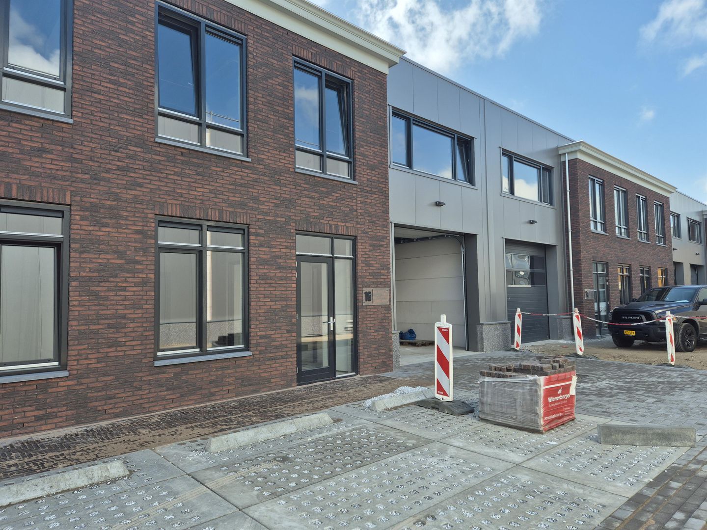 Bekijk foto 2 van David Ricardoweg 16