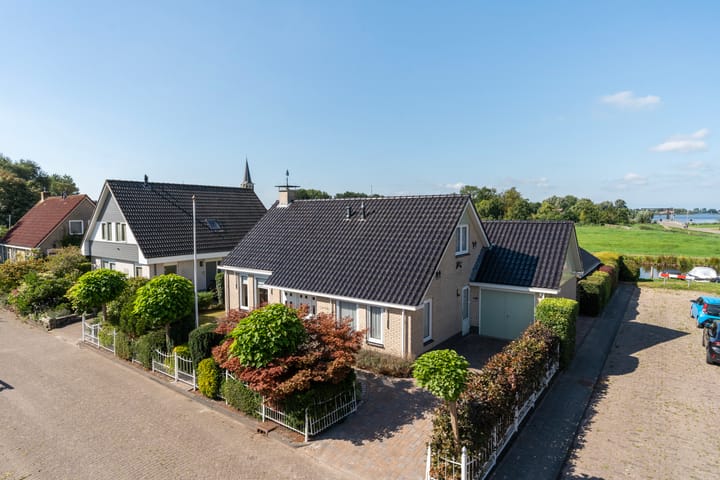 Photo 5 of Tsjerkesleatswei 2