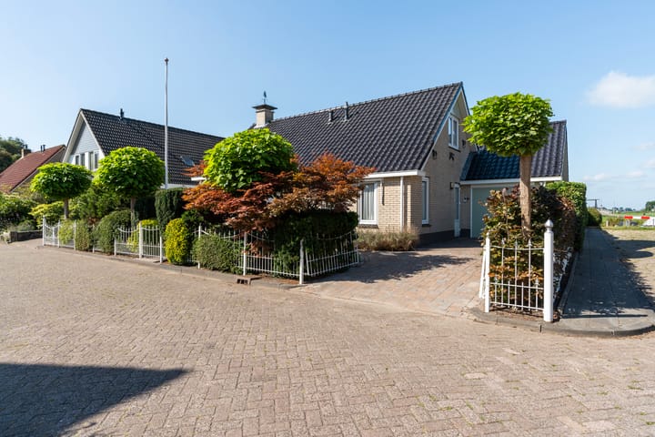 Photo 60 of Tsjerkesleatswei 2