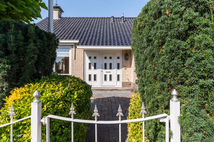 Photo 61 of Tsjerkesleatswei 2