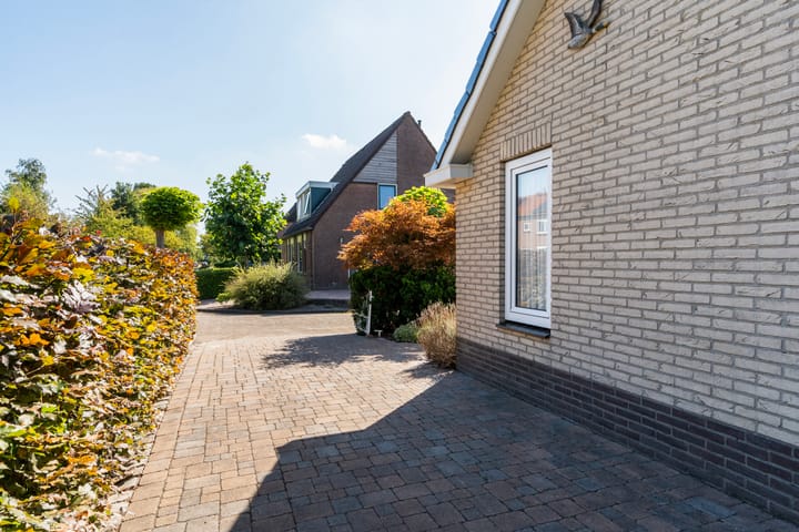 Photo 63 of Tsjerkesleatswei 2