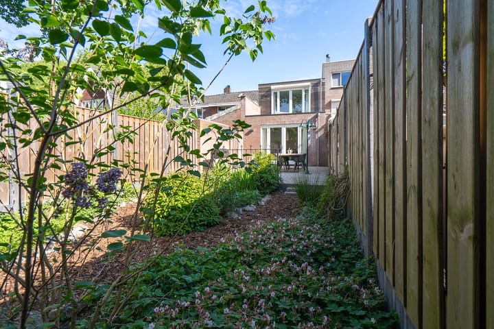 Photo 31 of Bredaseweg 326