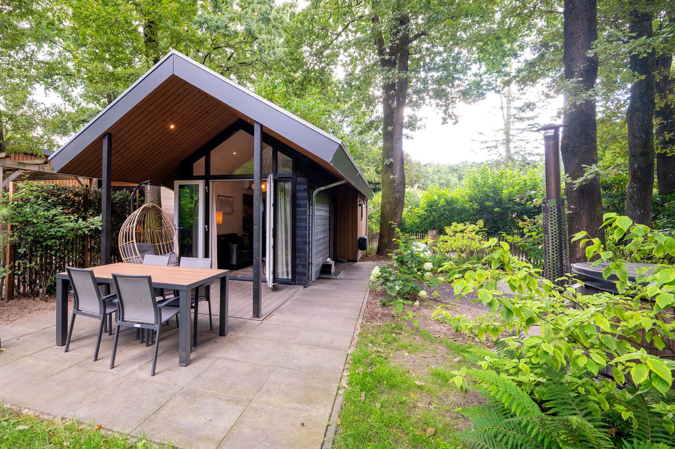 1-bedroom freehold villa in Wekerom — photo 1 of 5