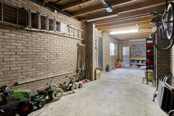 Foto 25 van Buskensstraat 8