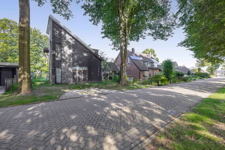 Foto 42 van Luchtenstein 13-A