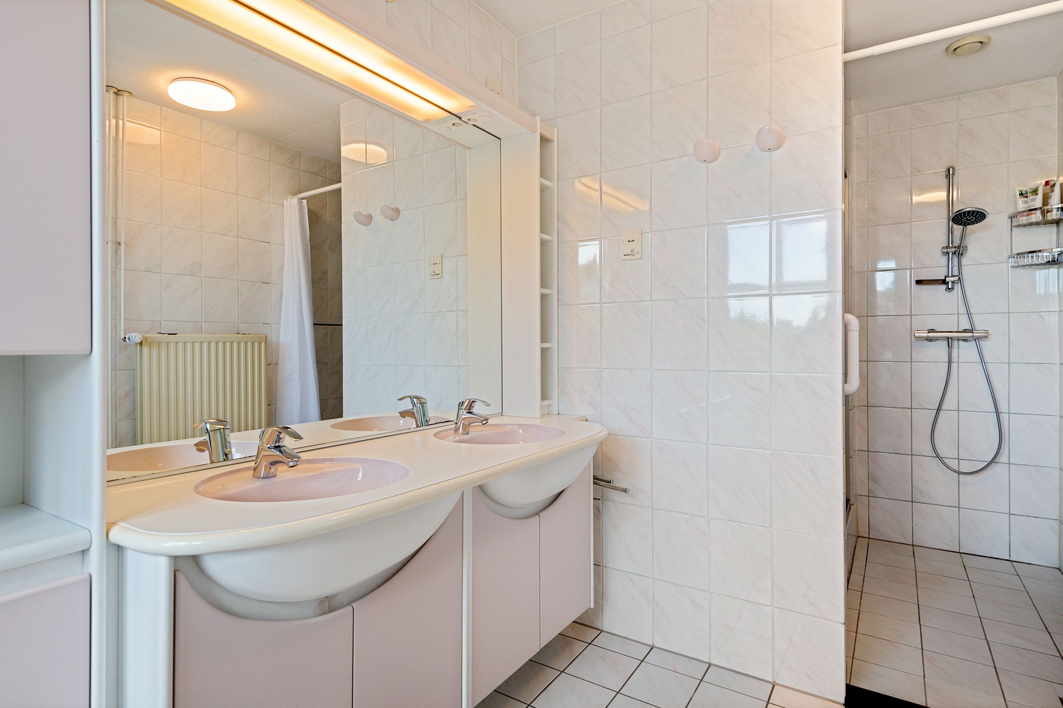 Foto 30 van Van Waverenstraat 13