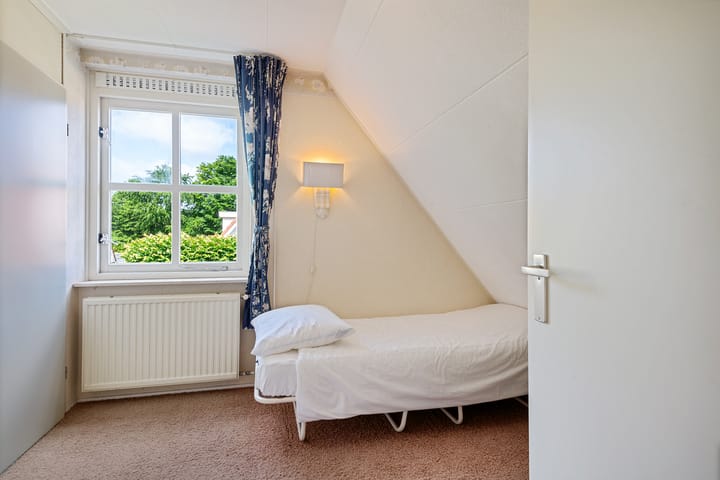 Foto 31 van Van Waverenstraat 13