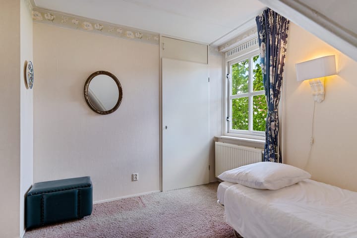 Foto 33 van Van Waverenstraat 13