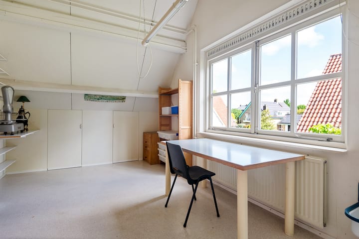 Foto 34 van Van Waverenstraat 13