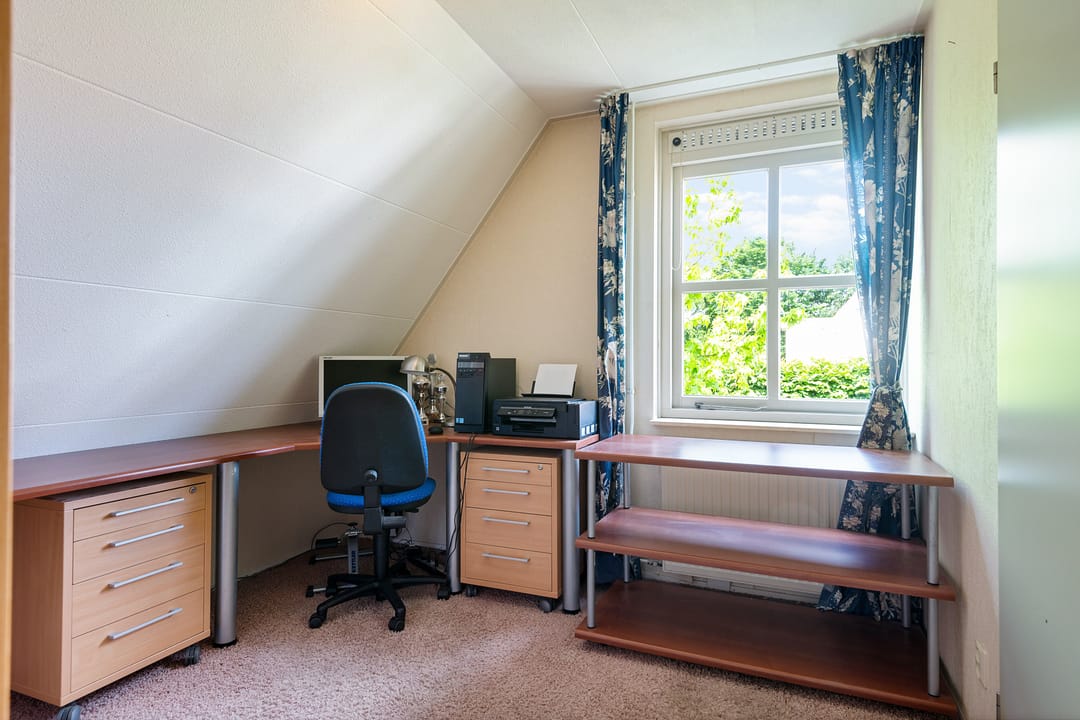 Foto 37 van Van Waverenstraat 13