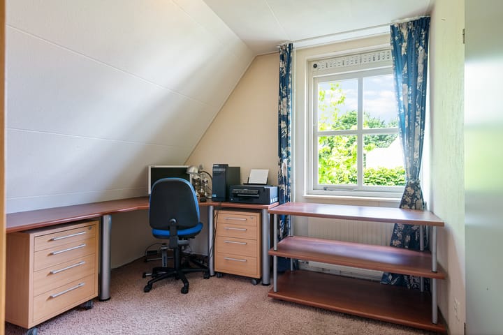 Foto 37 van Van Waverenstraat 13