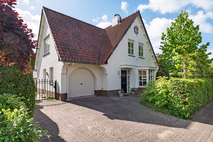 Foto 40 van Van Waverenstraat 13