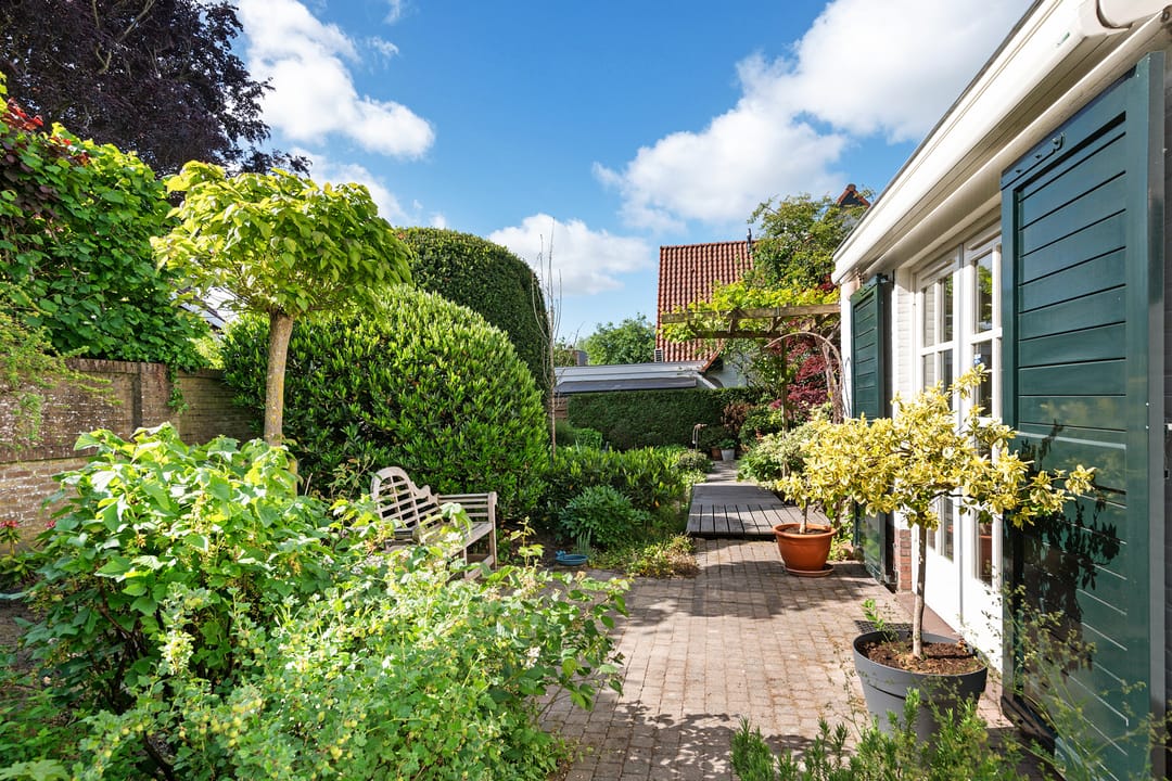 Foto 43 van Van Waverenstraat 13