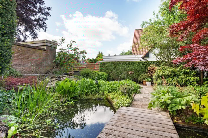 Foto 45 van Van Waverenstraat 13