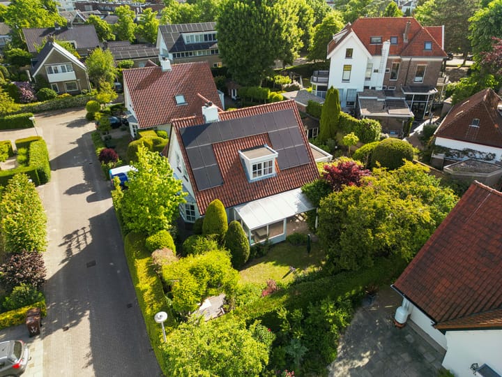 Foto 62 van Van Waverenstraat 13