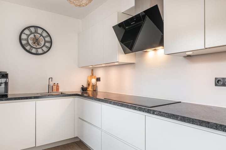 Photo 17 of Trompstraat 70