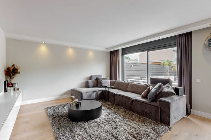 Photo 2 of Goudenregenstraat 7