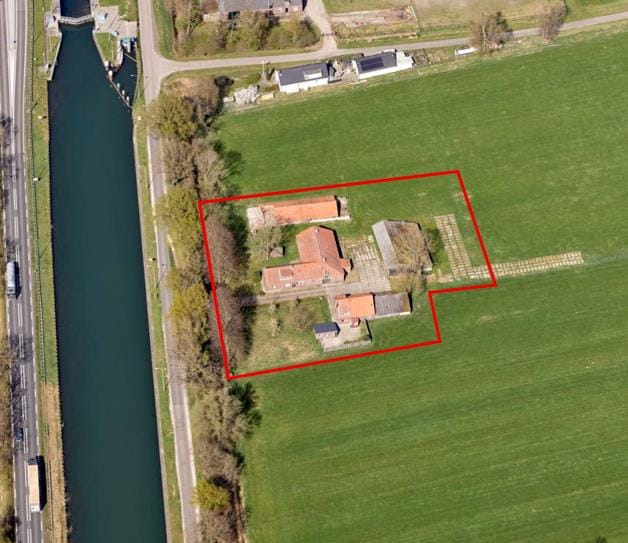 View photo 2 of Kanaaldijk 2