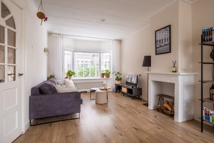 Photo 2 of Vermeerstraat 11