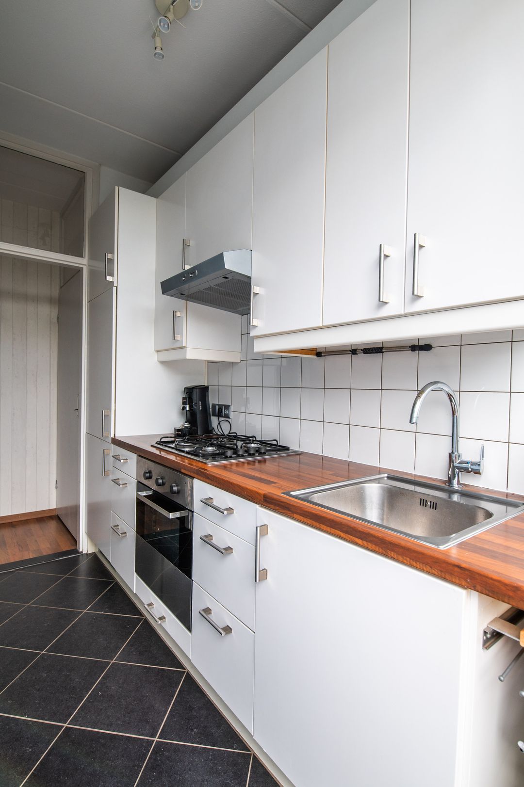 Photo 11 of Burgemeester Rothestraat 97