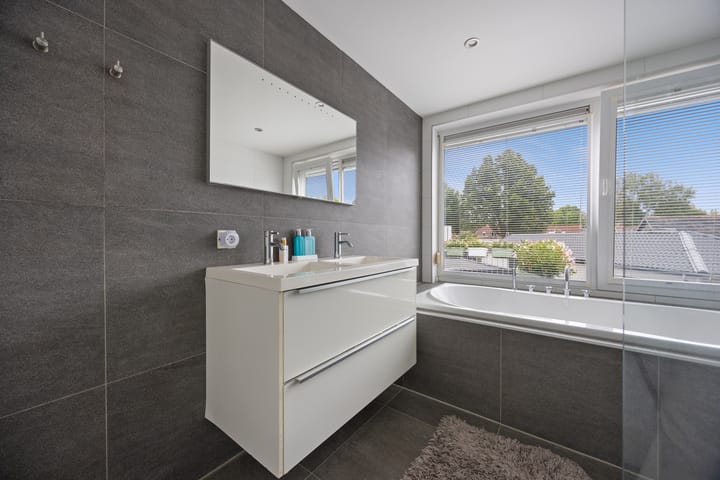 Foto 24 van Roestenbergstraat 60