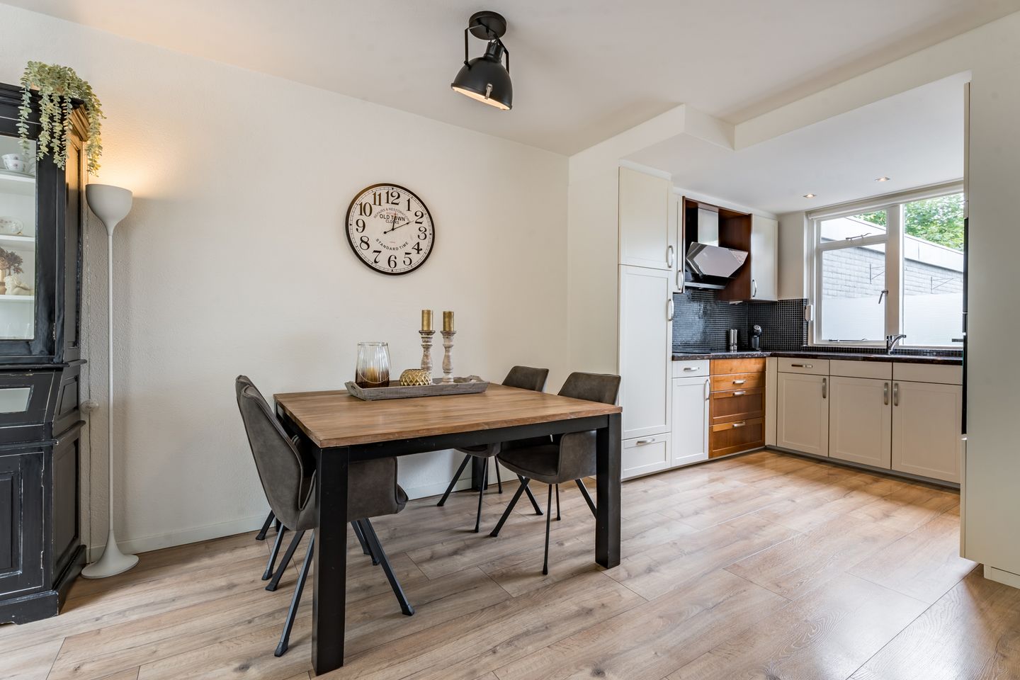 Foto 10 van Hazeleger 193