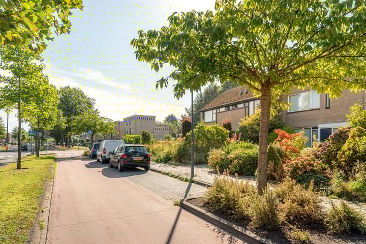 Photo 4 of Splitting 38