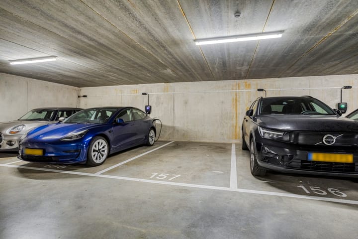 Photo 37 of Kratonkade 576