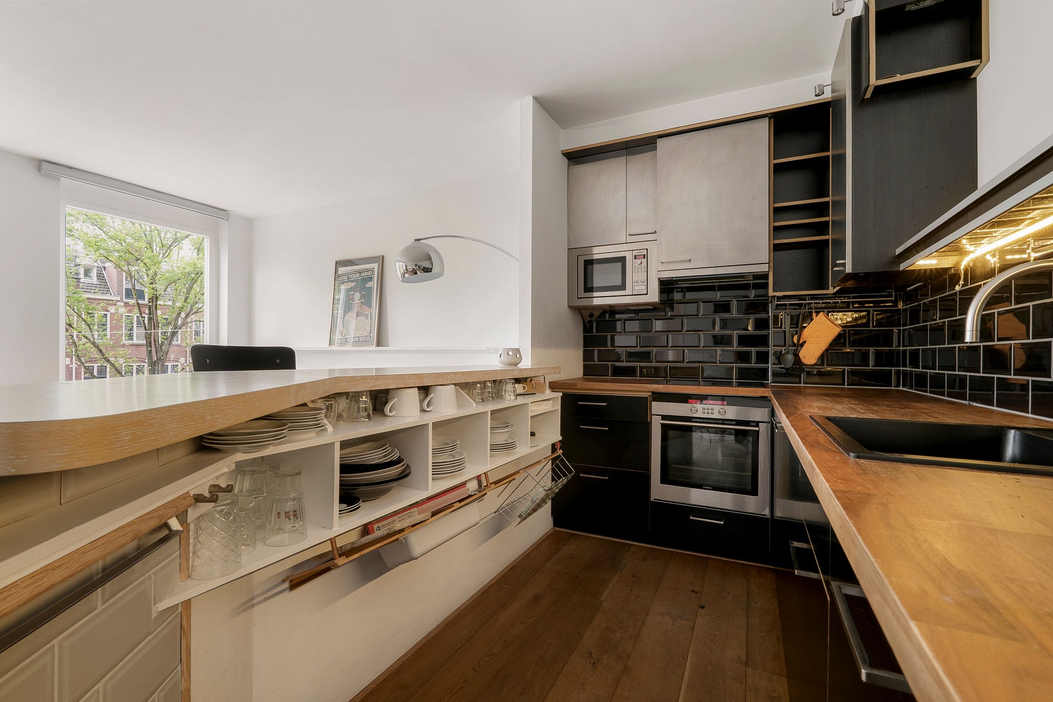 Foto 9 van Tweede Bloemdwarsstraat 32