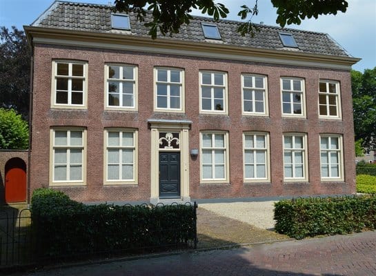 Photo 2 of Burgemeester van den Boschstraat 1-D
