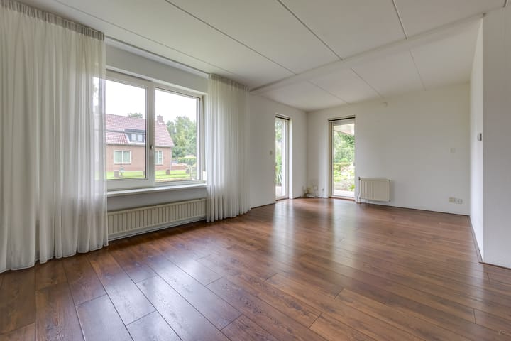 Foto 5 van 12e Laan 11