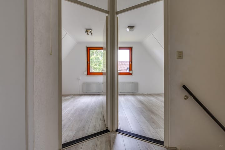 Foto 15 van 12e Laan 11