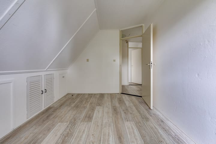 Foto 17 van 12e Laan 11