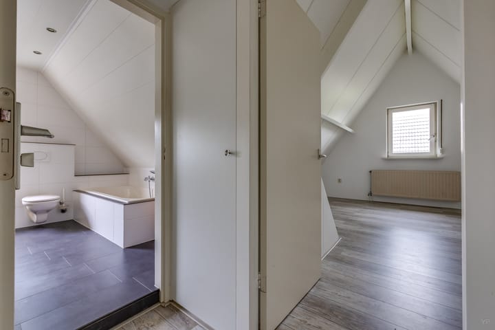 Foto 20 van 12e Laan 11