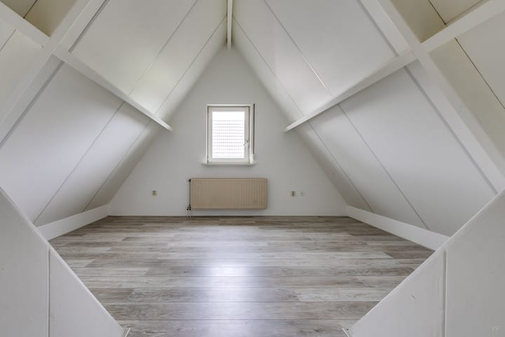 Foto 21 van 12e Laan 11