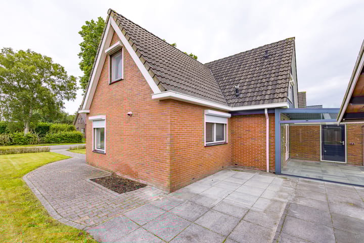 Foto 30 van 12e Laan 11