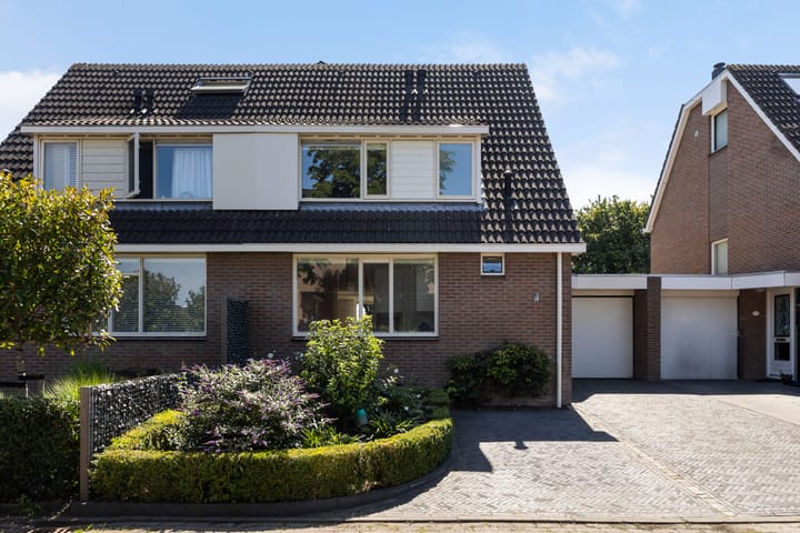 Foto 2 van Boterbloemweide 35