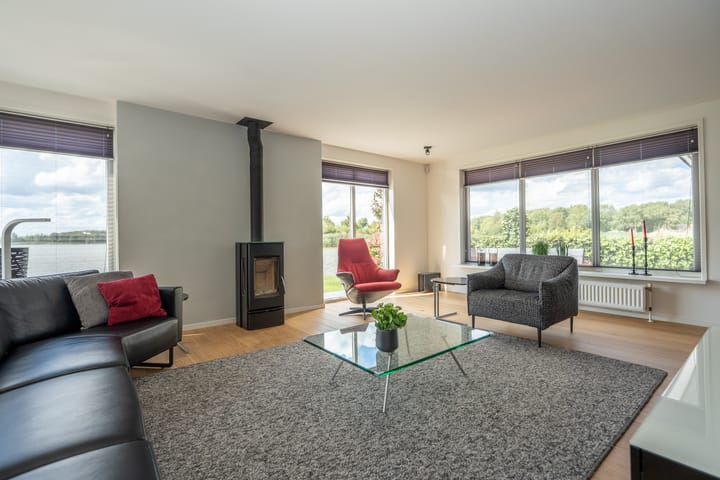 Foto 8 van Knobbelzwaan 23