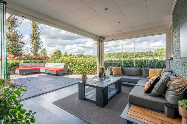 Foto 9 van Knobbelzwaan 23