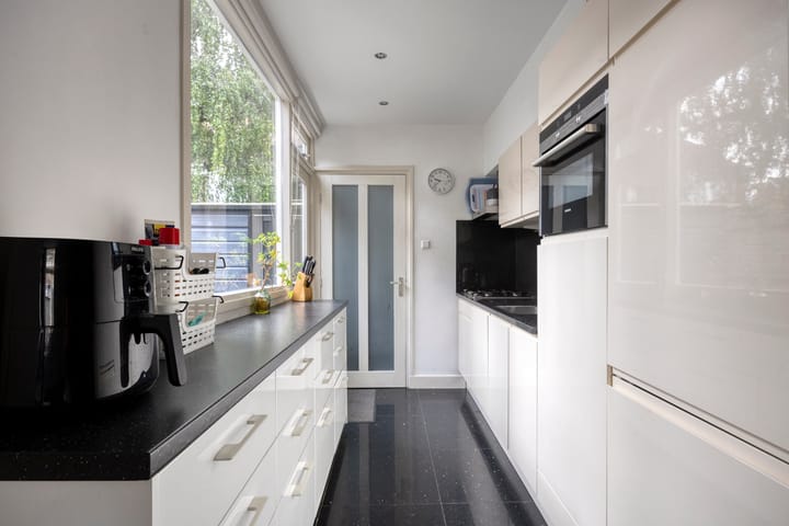 Foto 10 van Van Embdenstraat 8