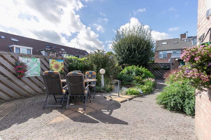 Foto 16 van van Leeuwenhoekstraat 9