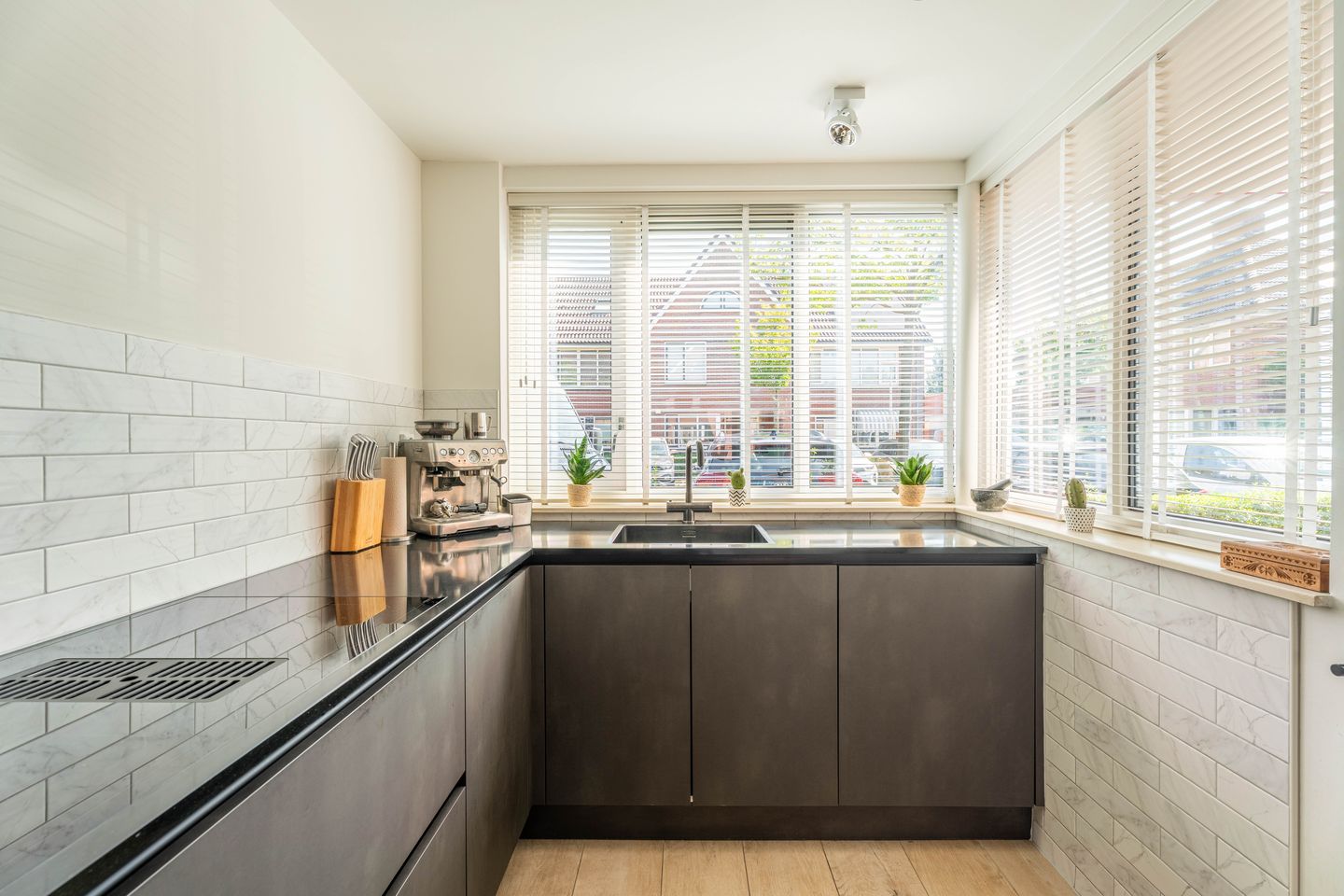 Foto 10 van Israelsstraat 14