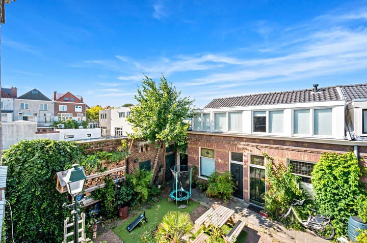 Photo 10 of Hondiusstraat 1-1