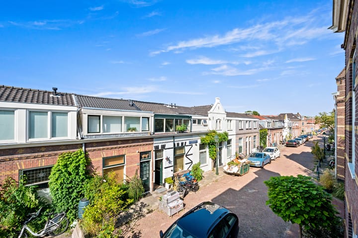 Photo 11 of Hondiusstraat 1-1