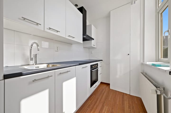 Photo 16 of Hondiusstraat 1-1