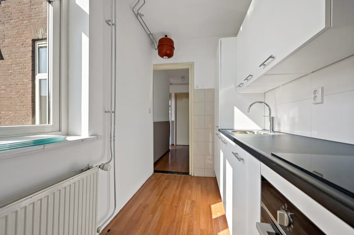 Photo 17 of Hondiusstraat 1-1