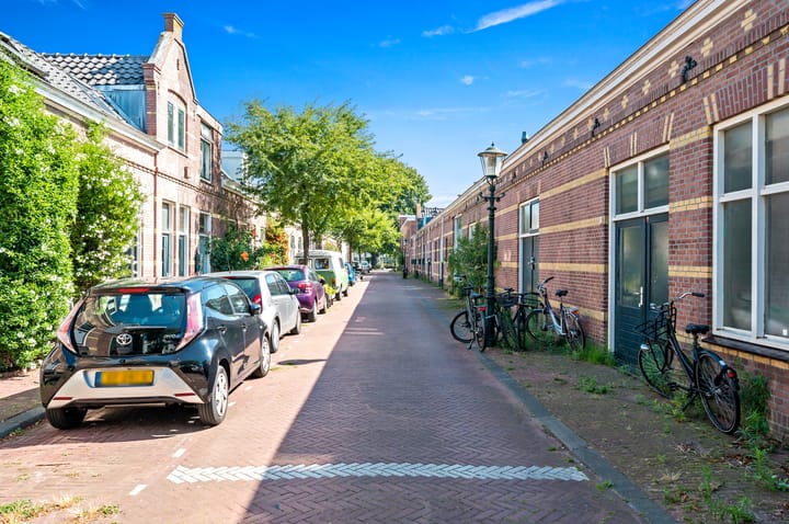 Photo 26 of Hondiusstraat 1-1