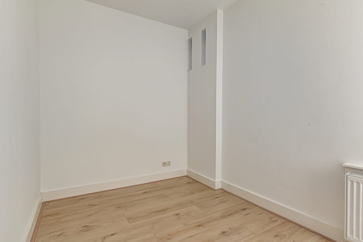 Photo 14 of Damasstraat 213