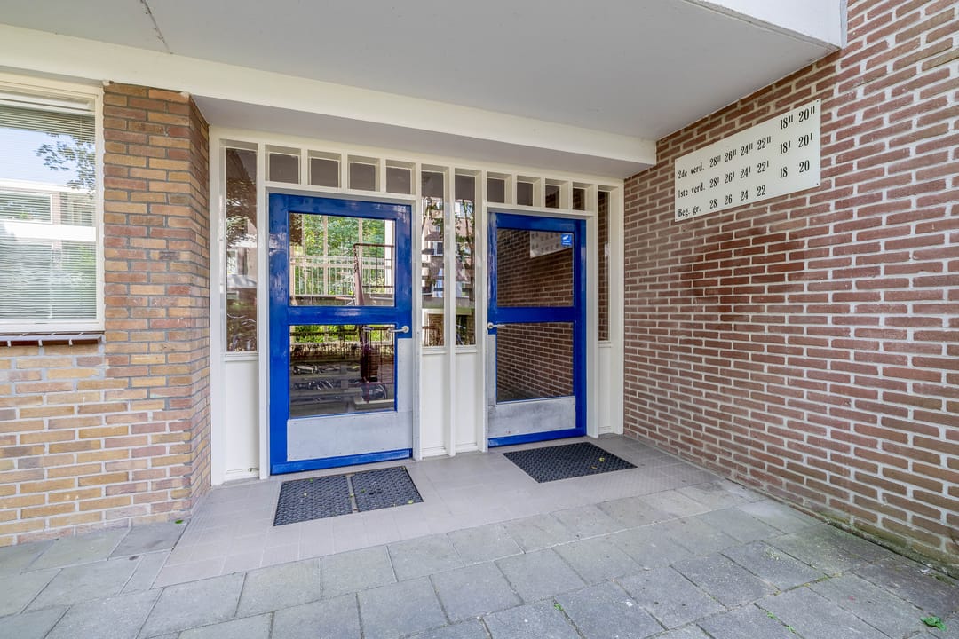 Foto 7 van Van der Waalsstraat 18-I